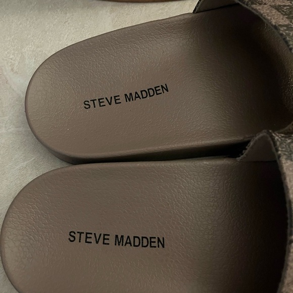 Steve Madden Slides - Picture 4 of 6